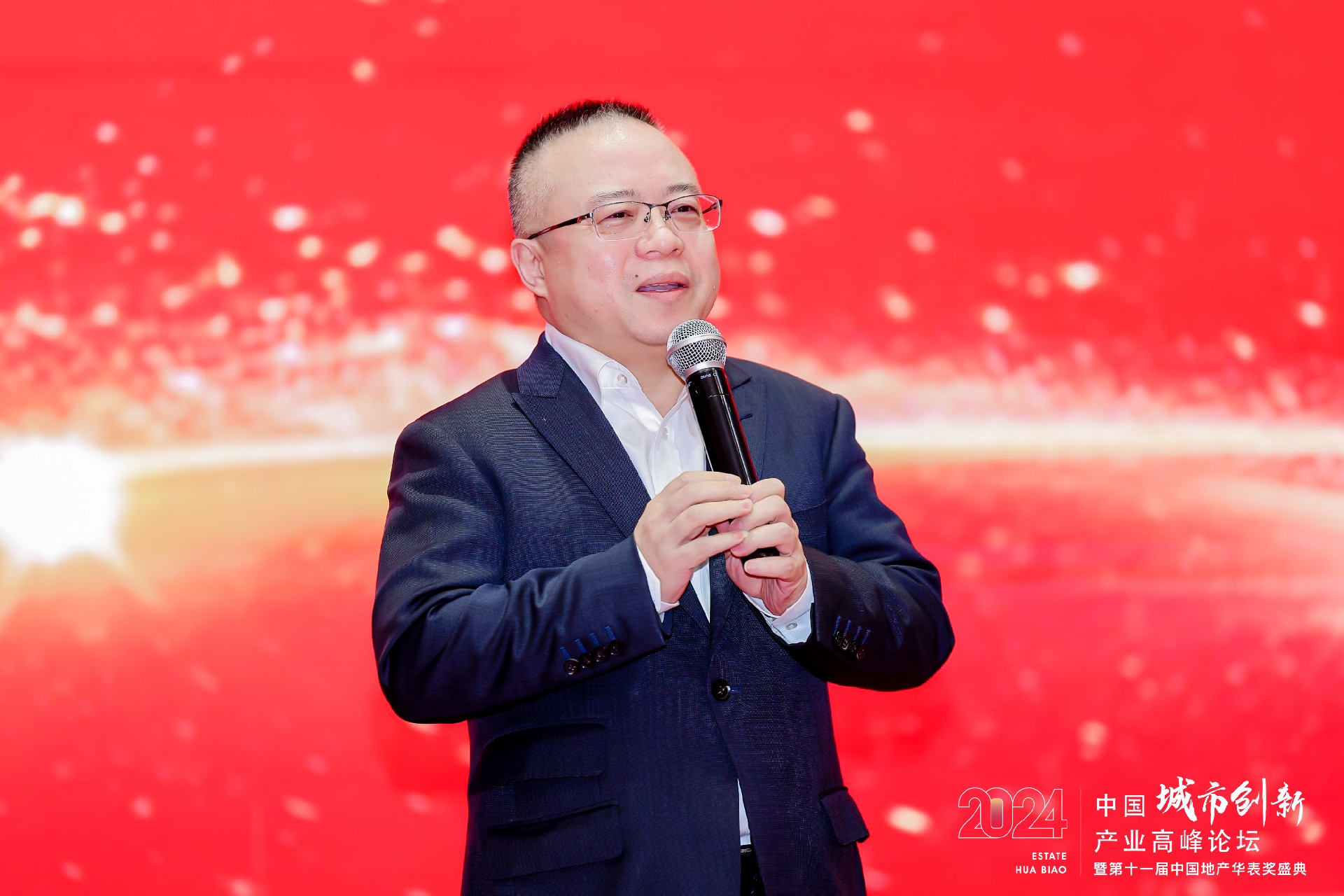 张鹏.jpg